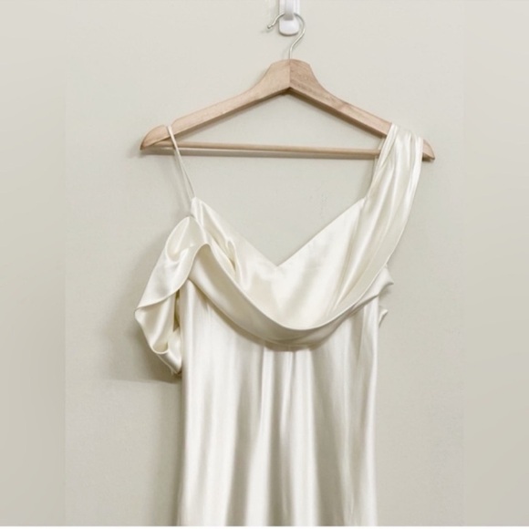 NWT Reformation Ronda One ShoulderAsymmetrical Neckline Silk Dress Ivory Sz 8 - Picture 7 of 16